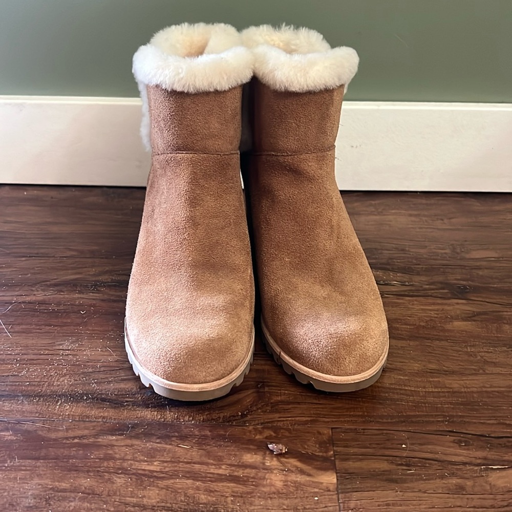 Tan, women’s, Ugg wedges, size 6.